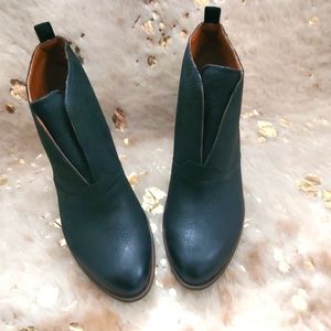 Luck Brand Ankle black leather boots